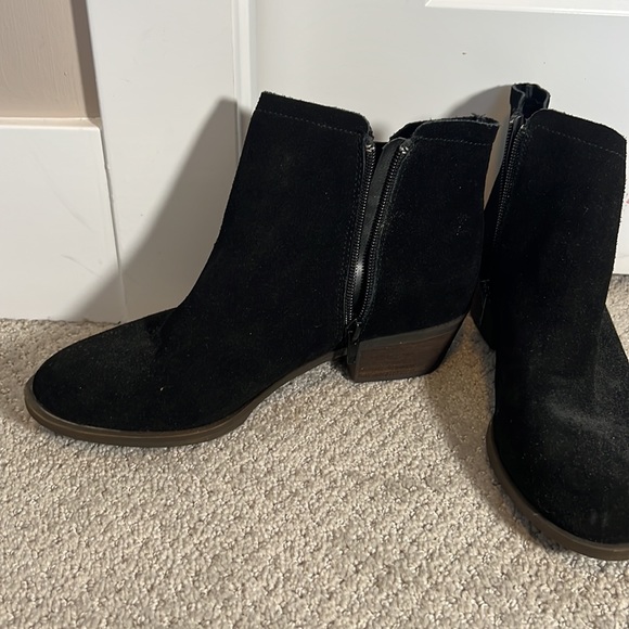 Kenzie Black Suede zip up booties ankle boots - Picture 3 of 8